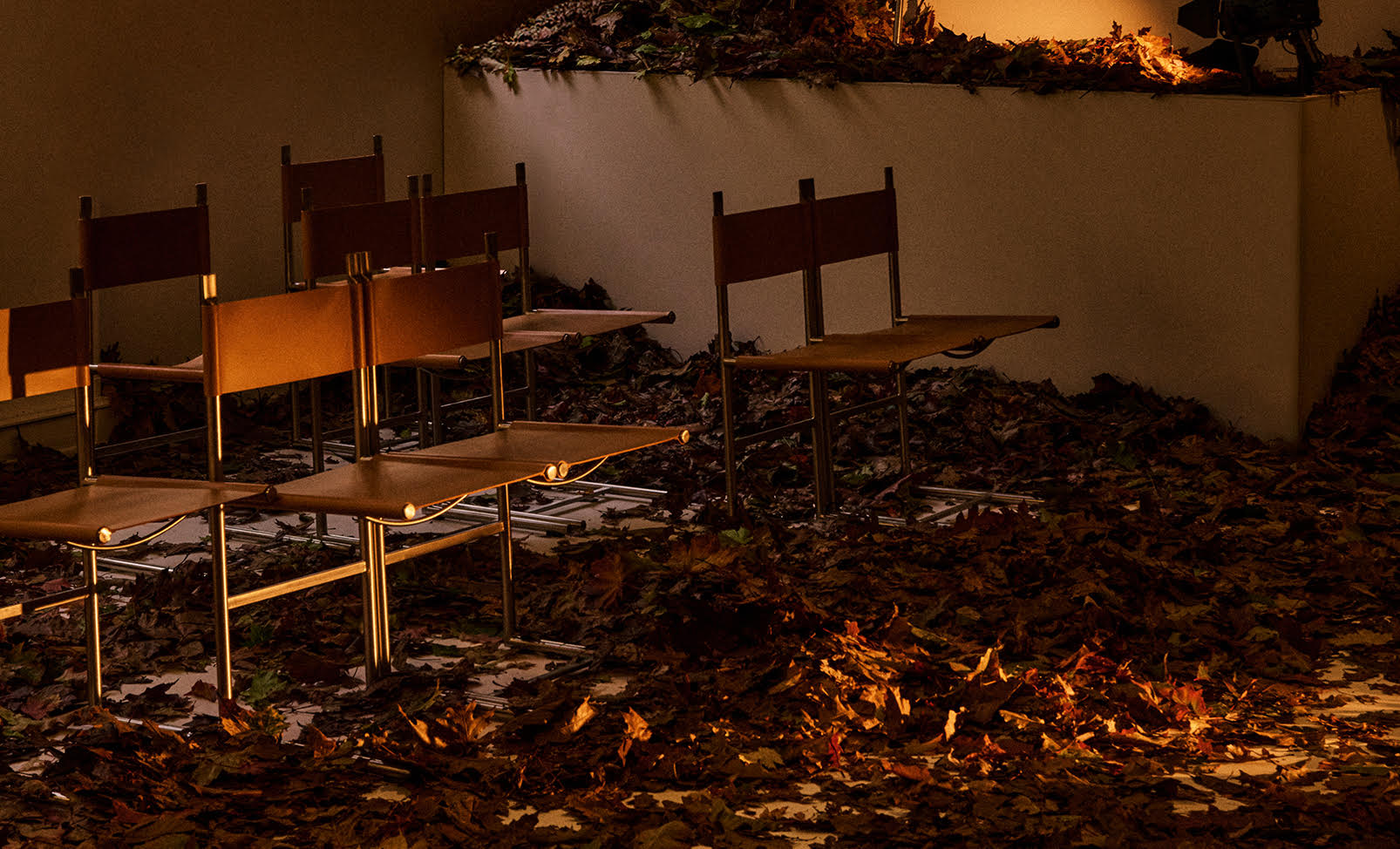 CHAISES