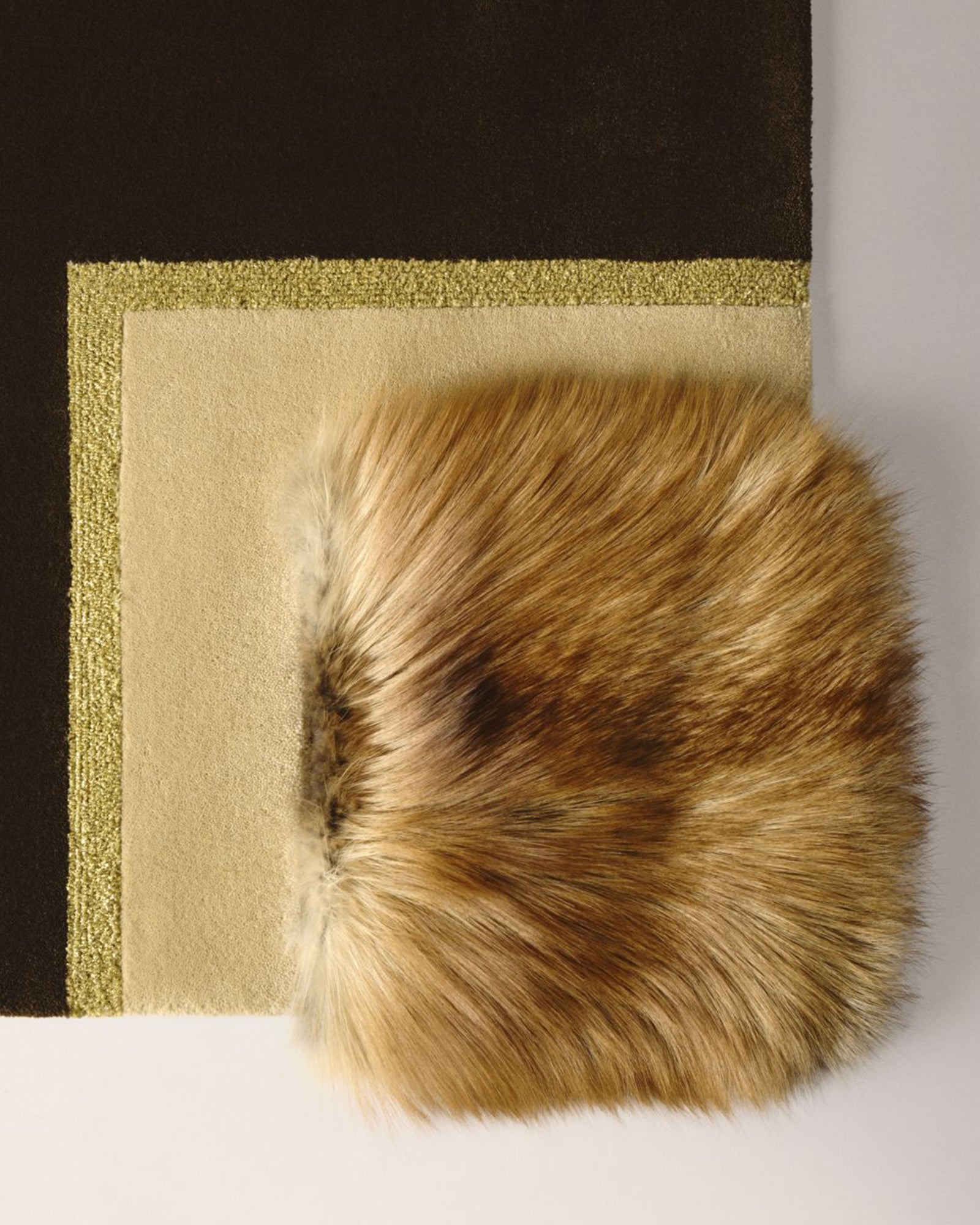 DIMORE - Tapis en renard roux -Yves Salomon Editions