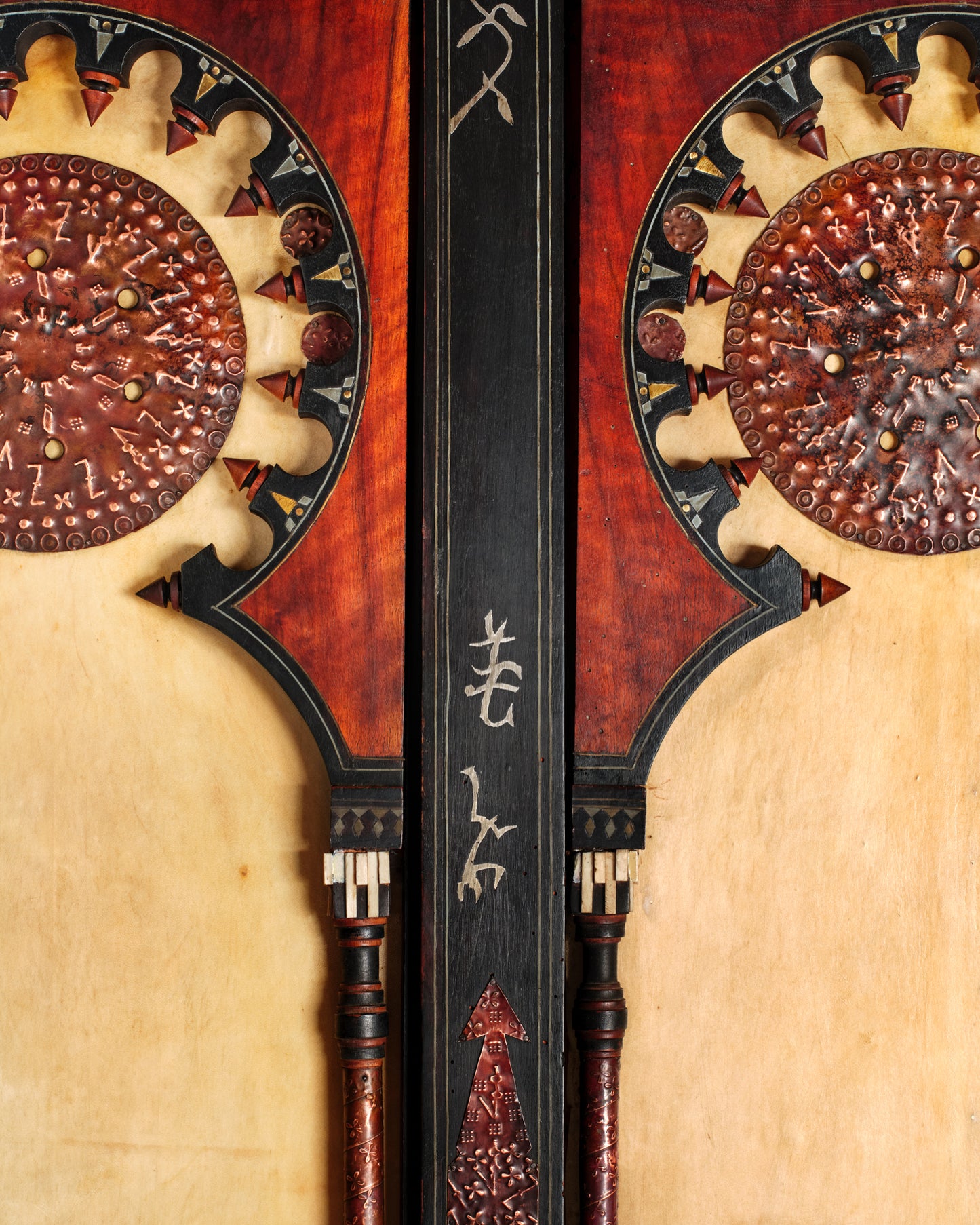 VINTAGE CARLO BUGATTI - Meuble de rangement