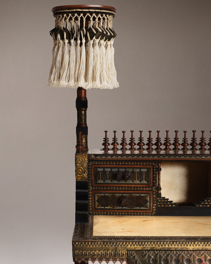 VINTAGE CARLO BUGATTI - Un bureau et une chaise