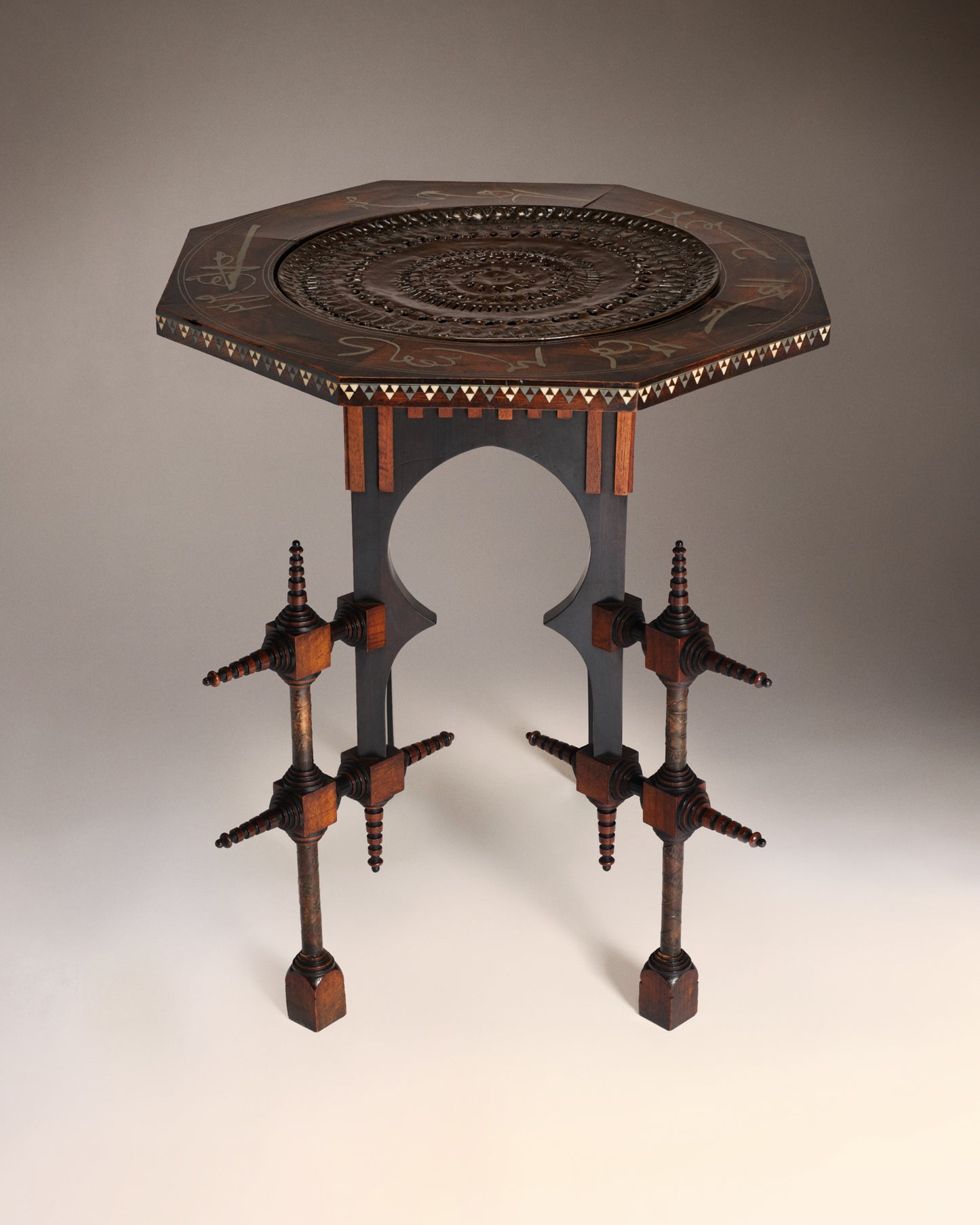 VINTAGE CARLO BUGATTI - Side table